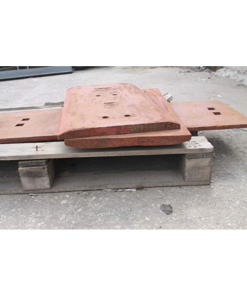 Нож ковша боковой 29170042171 (450-500HB) 770х400х30 DLG LG 953; 956 Нож ковша боковой 29170042171 (450-500HB) 770х400х30 DLG LG 953; 956
