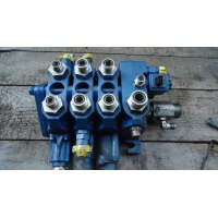 Секция 84231765 (стрела) гидрораспределителя экскаватора погрузчика New Holland